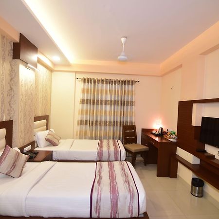 Hotel Varanasi Inn Екстер'єр фото