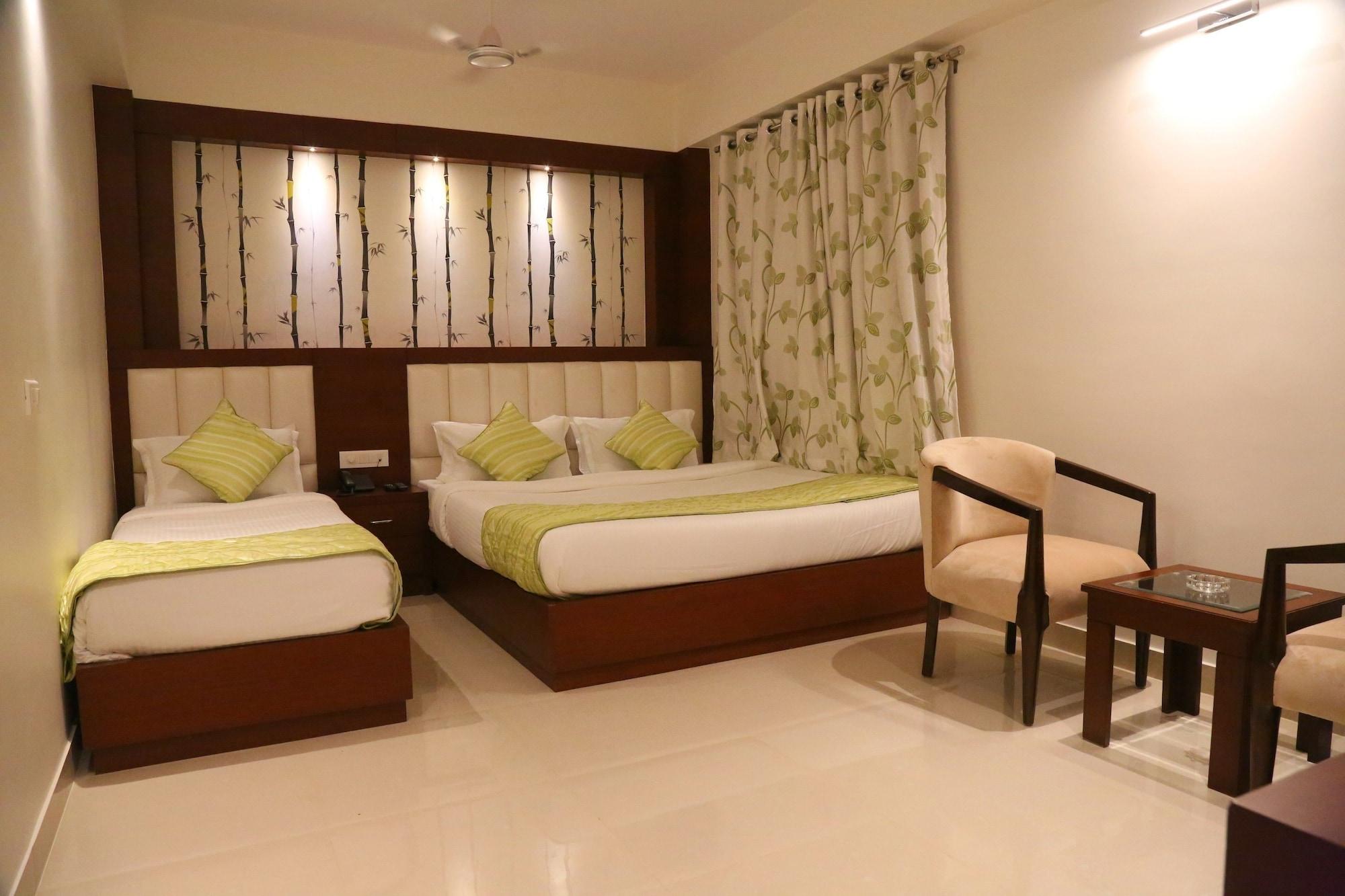 Hotel Varanasi Inn Екстер'єр фото