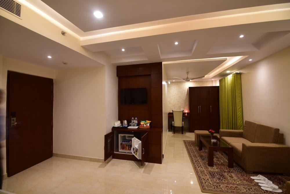 Hotel Varanasi Inn Екстер'єр фото