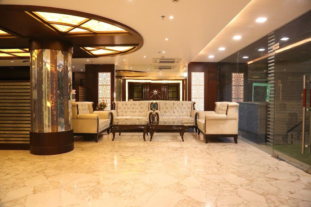 Hotel Varanasi Inn Екстер'єр фото