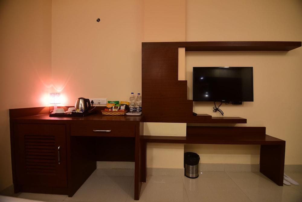 Hotel Varanasi Inn Екстер'єр фото