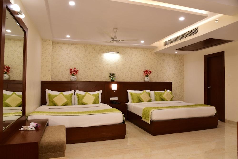Hotel Varanasi Inn Екстер'єр фото