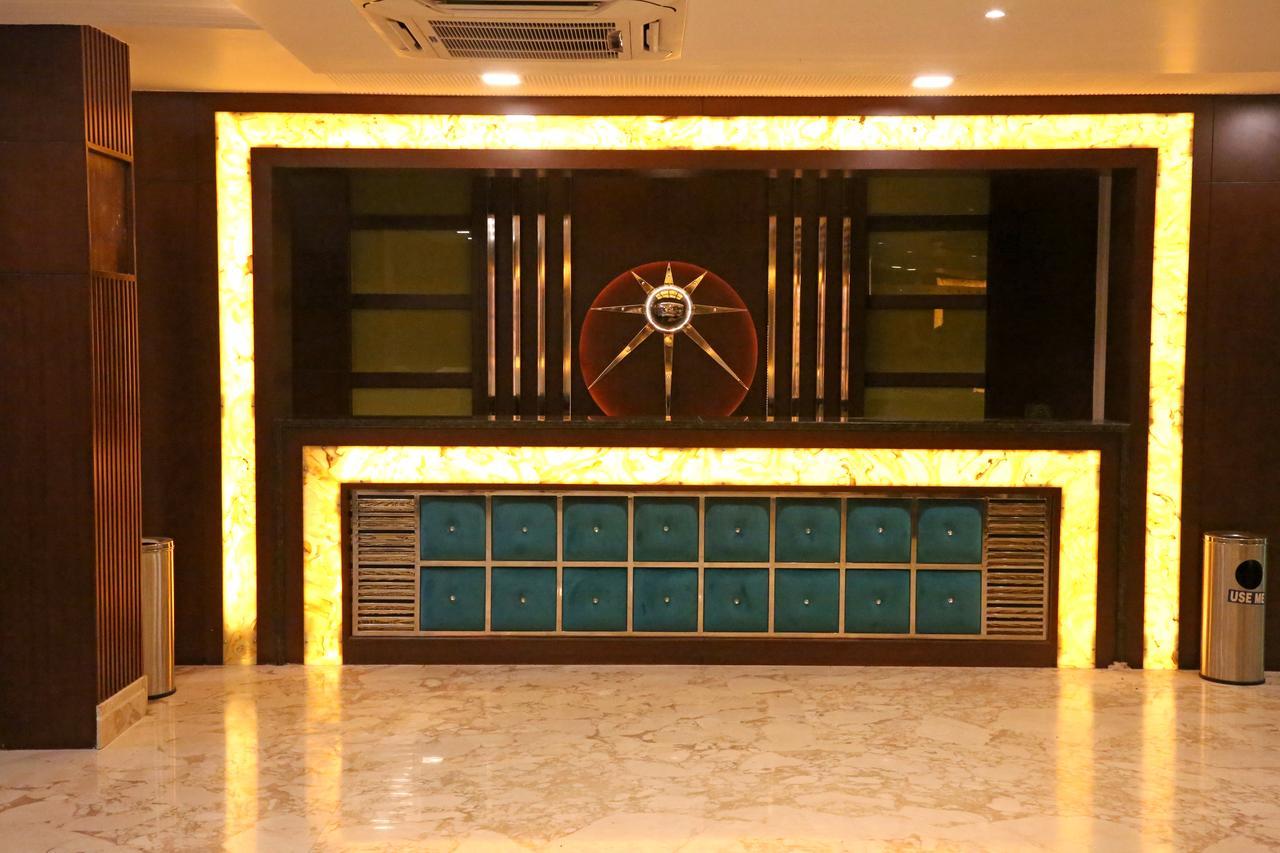 Hotel Varanasi Inn Екстер'єр фото