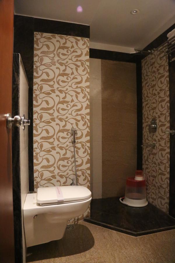 Hotel Varanasi Inn Екстер'єр фото