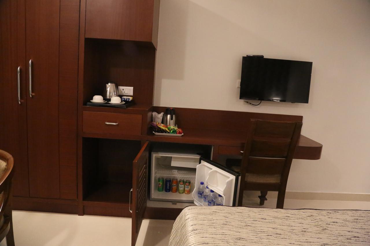Hotel Varanasi Inn Екстер'єр фото