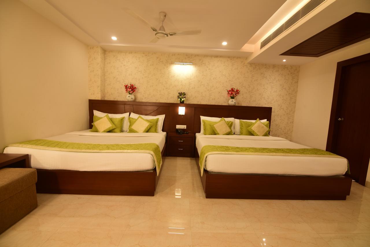 Hotel Varanasi Inn Екстер'єр фото