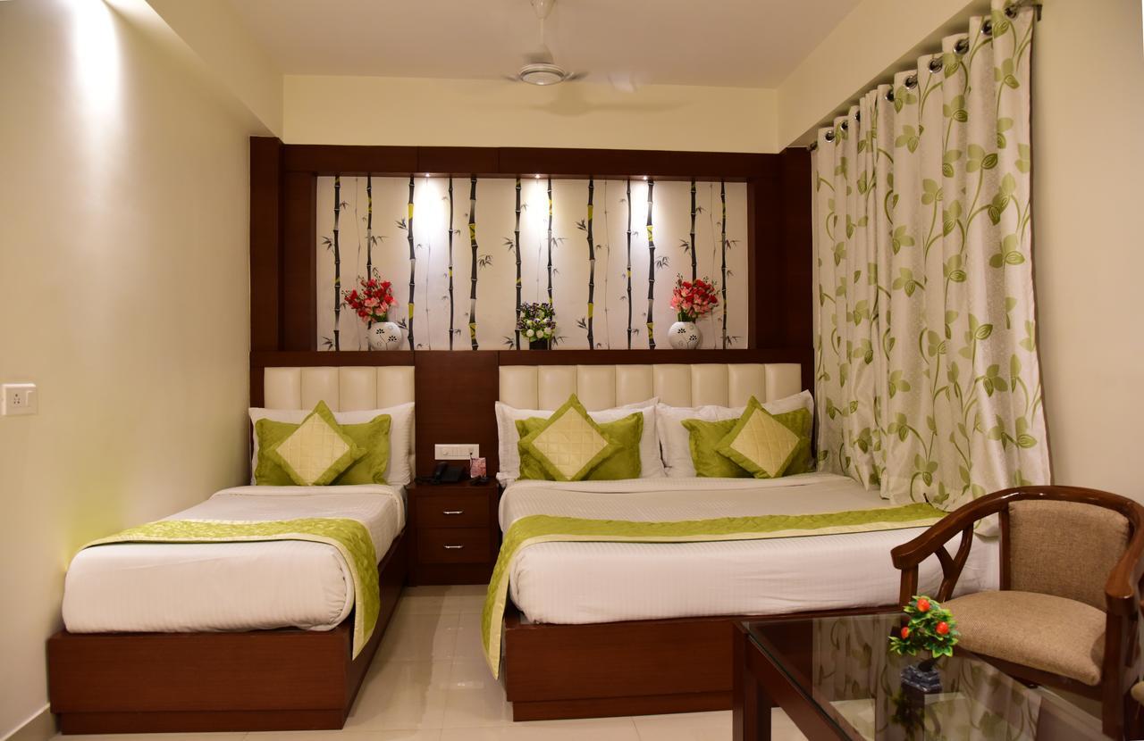 Hotel Varanasi Inn Екстер'єр фото